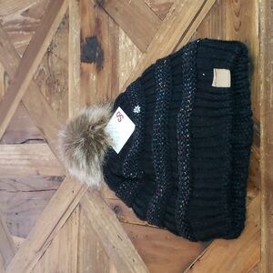 So Girl 👒winter hat